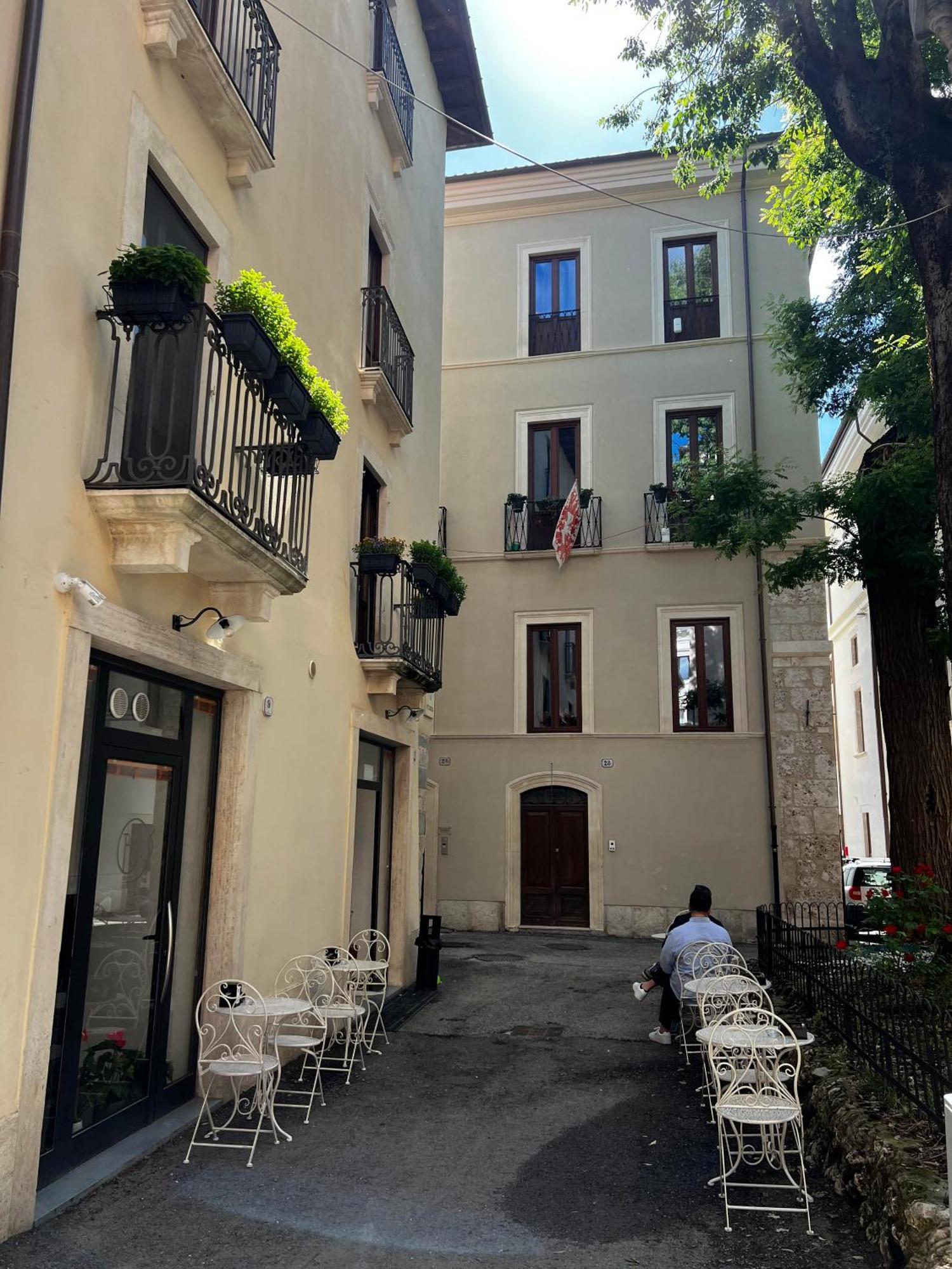 Dimora Largo Silvestro Dell'Aquila- Centro Storico Villa ภายนอก รูปภาพ
